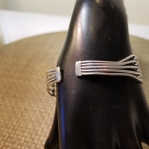 TITANIUM BRACELET NWOT - Picture 6 of 7